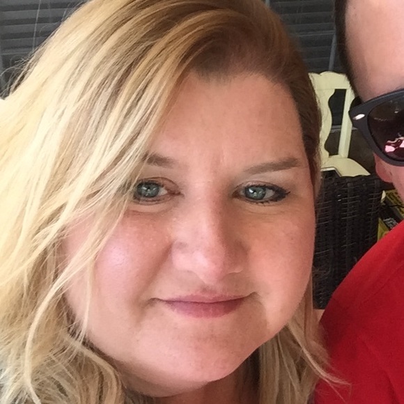 Meet your Posher, Michelle - Picture 3 of 3